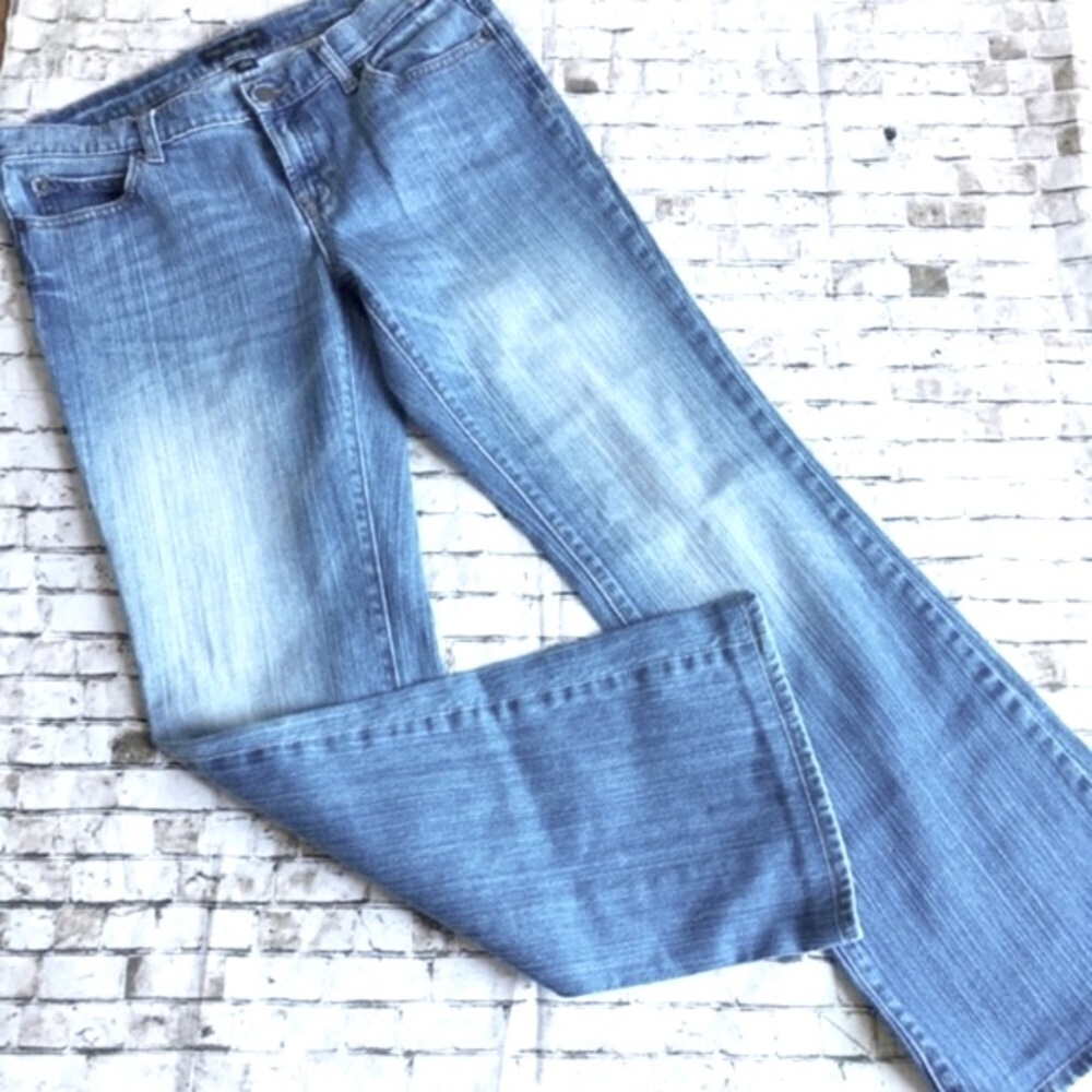 BANANA REPUBLIC medium light wash bootcut jeans